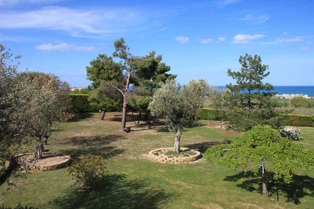 Villa Dolcevita San Costanzo Luaran gambar